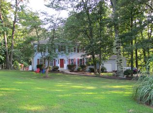 8 Beaver Pond Ct, New Freedom, PA 17349