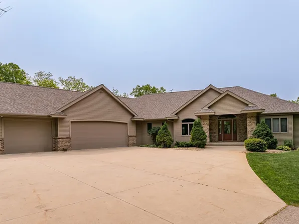 7720 100th St NW, Pine Island, MN 55963