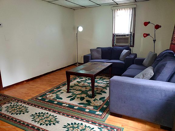 4th image of 120 Northfield Ave