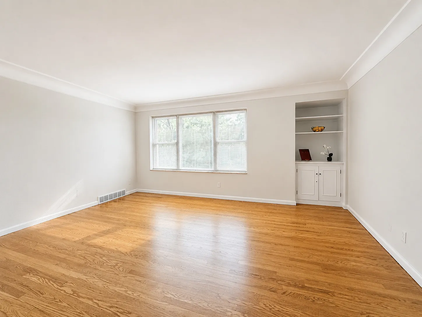 2 bed, 1200 sqft, $1,295 — Photo 3