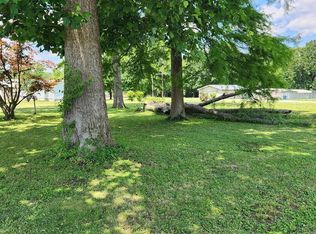 211 N Chestnut St, Sesser, IL 62884