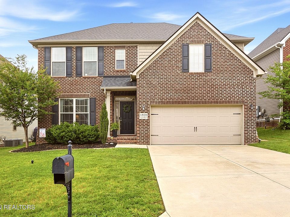 1st image of 1828 Glen Shady Blvd