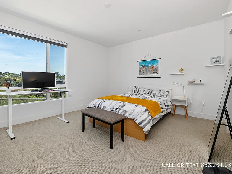 1055 32nd St #10 — Photo 15