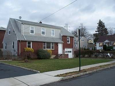 5th image of 92 Emmet St
