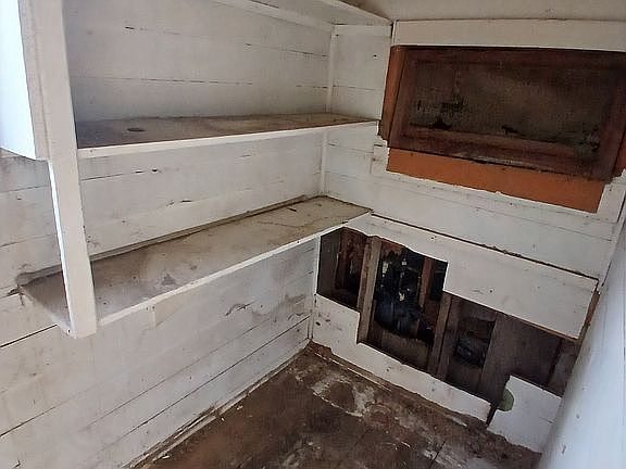 5th image of 802 N Elma St