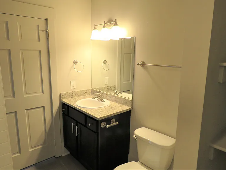 519 E Capitol Ave #3B — Photo 7