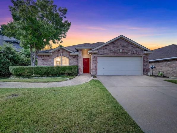 808 Silverbrook Dr, Saginaw, TX 76179