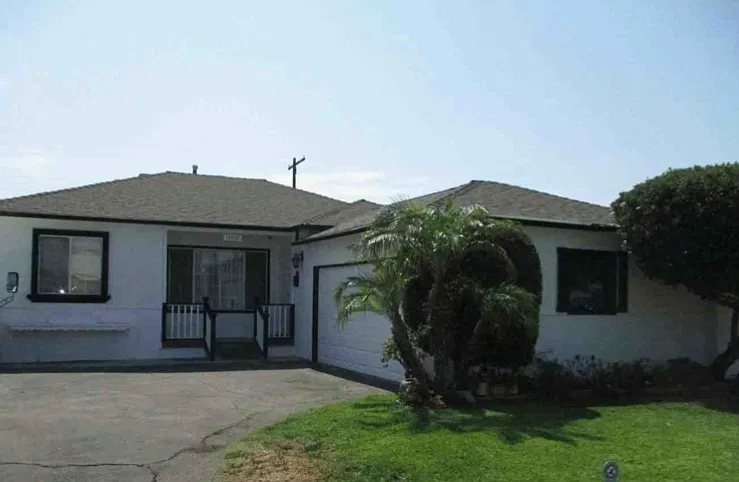 3 bed, 1232 sqft, $4,000 — Photo 1