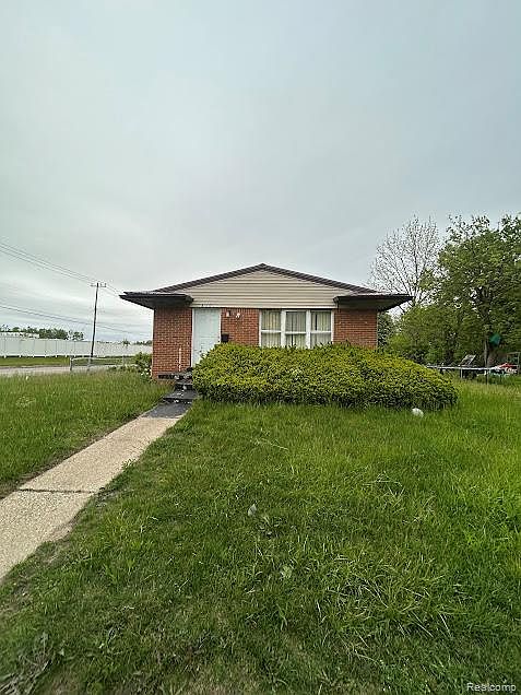 1st image of 18001 Caldwell St