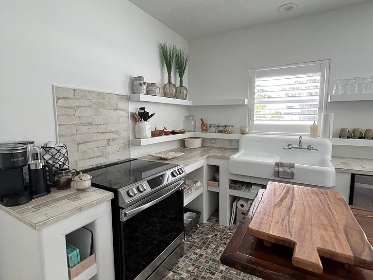 26th Ave — Photo 8