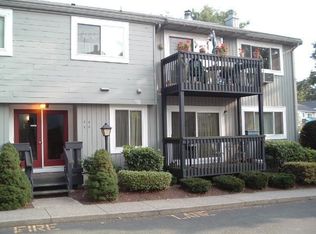 2 Ameridge Dr, Bridgeport, CT 06606