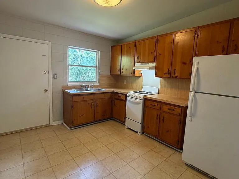 717 Edgewood Street Duplex — Photo 14