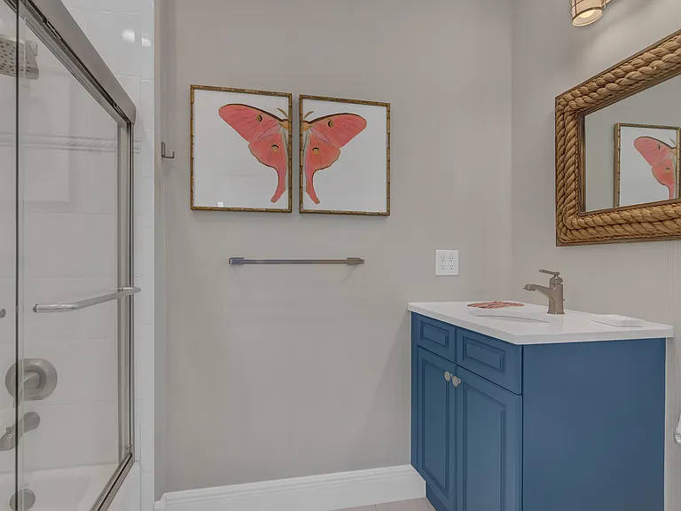 4866 S Harbor Dr #401 — Photo 15