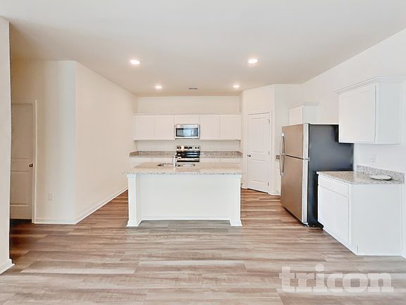 4th image of 305 Nasturtium Way
