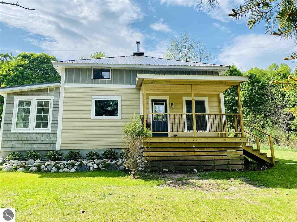 2250 Valley Rd, Honor, MI 49640 Zillow