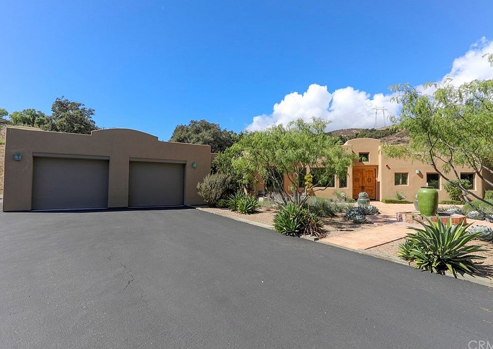 1st image of 550 Bassi Dr