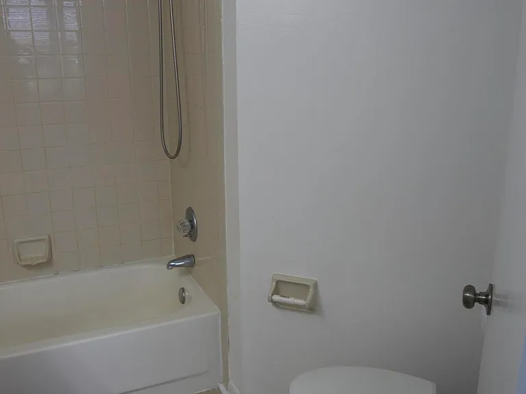 213 Lake Pointe Dr #211 — Photo 24