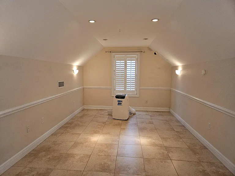 1866 Sunrise Dr — Photo 30