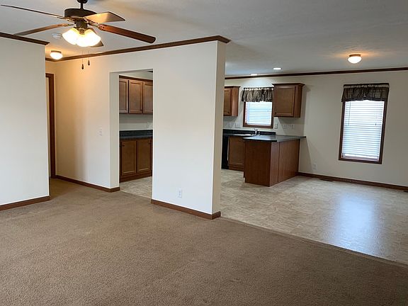 3rd image of 9800 Bloomsbury Cir #81