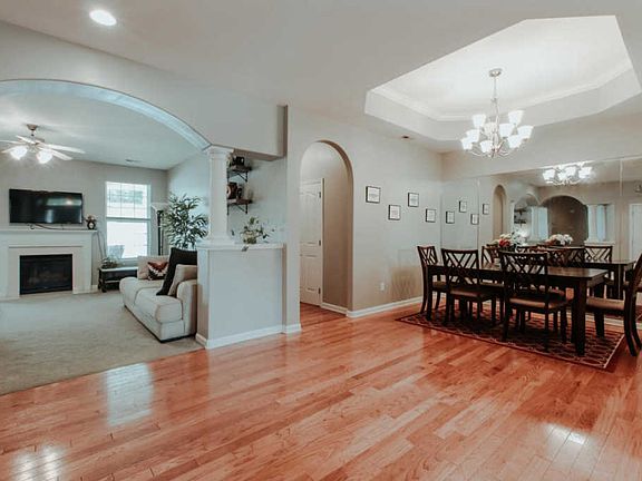 4th image of 1436 Graybrook Ln