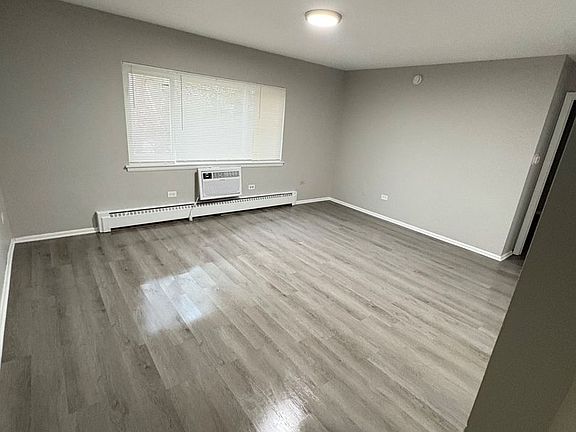 5th image of 805 N Court St #105