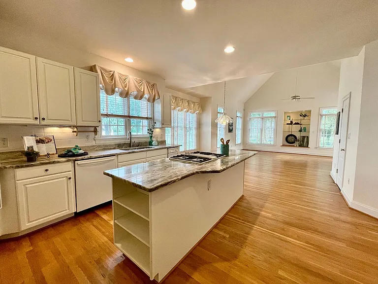 1709 Timber Ridge Ct — Photo 15