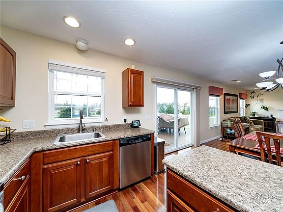 5th image of 1498 Coral Dr