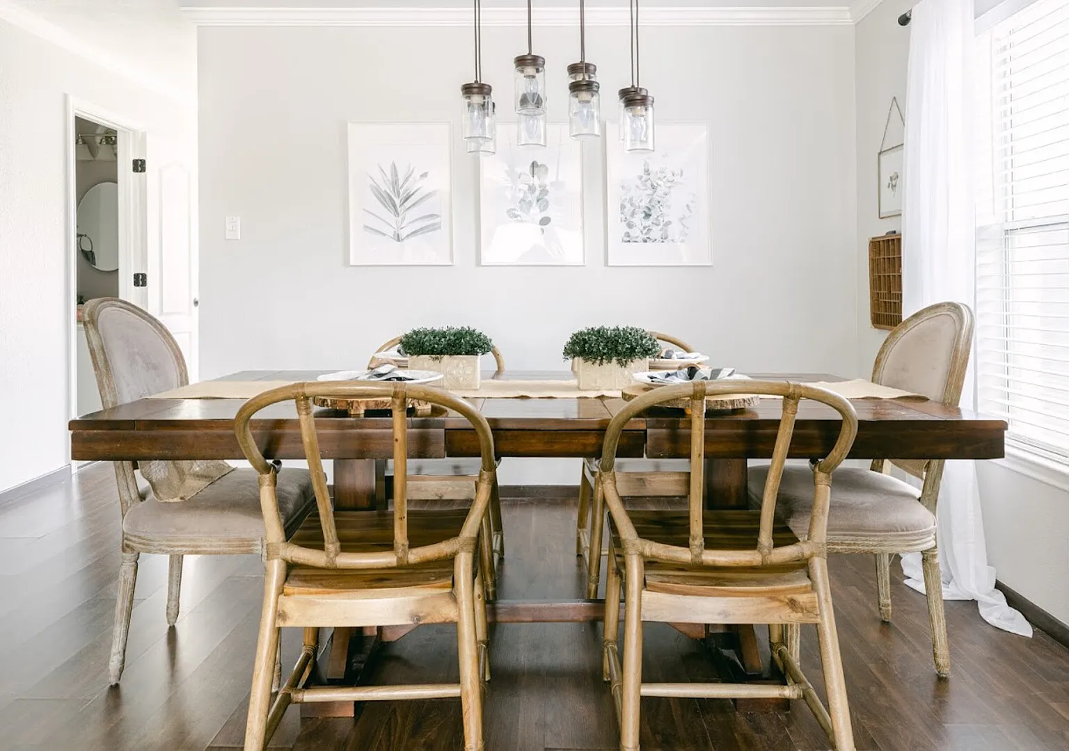 Spacious City Farmhouse w/ 3 BR in Medical Center — Photo 3