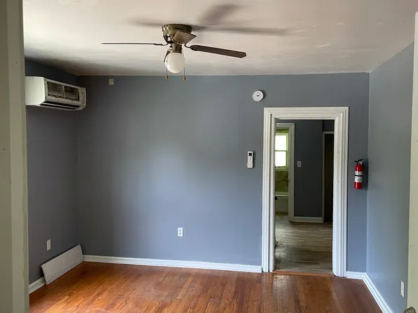 722 Staples Ave APT 2, Kalamazoo, MI 49007