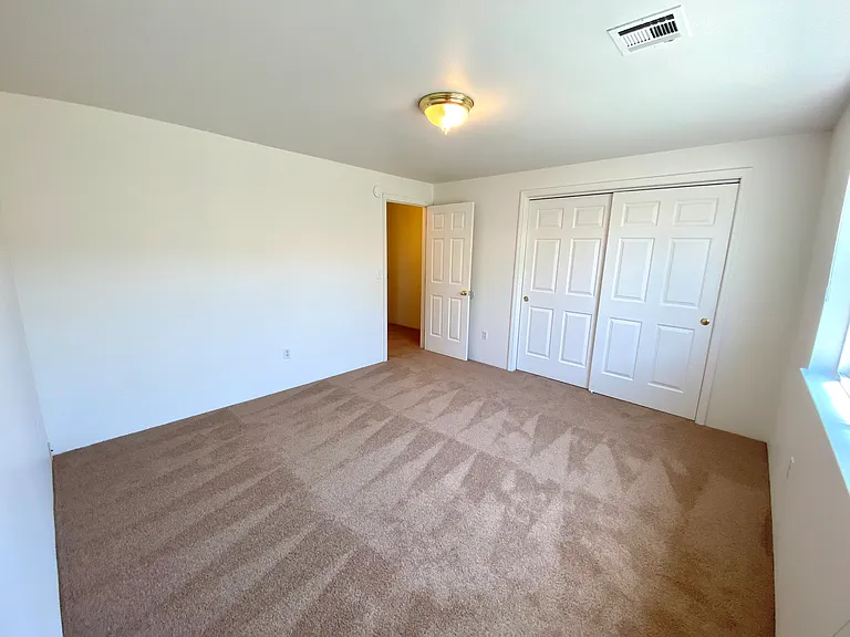 824 Bennett Ave #C — Photo 10