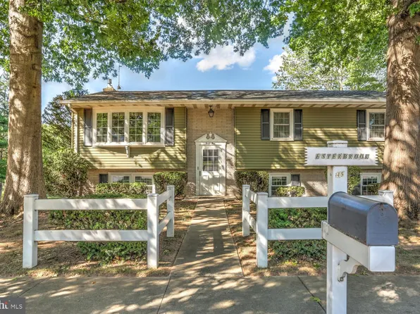 45 Park St, Akron, PA 17501