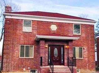 2937 171st St, Flushing, NY 11358