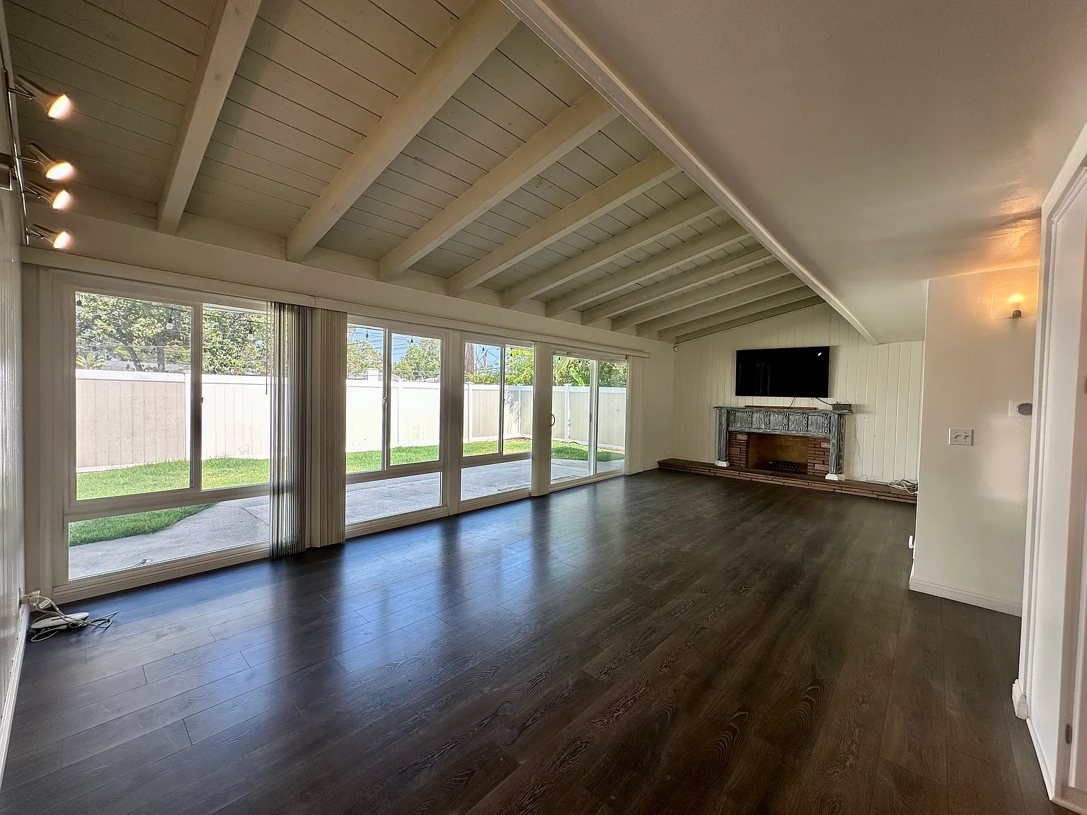 4 bed, 1578 sqft, $4,495 — Photo 3