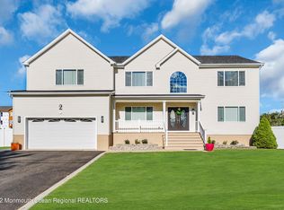 2 Heritage Rd, Eatontown, NJ 07724