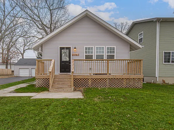 2747 Vigo St, Lake Station, IN 46405