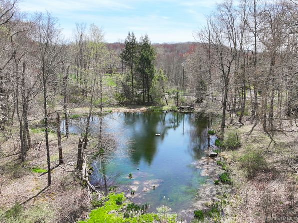 525 Burr Rd, Southbury, CT 06488