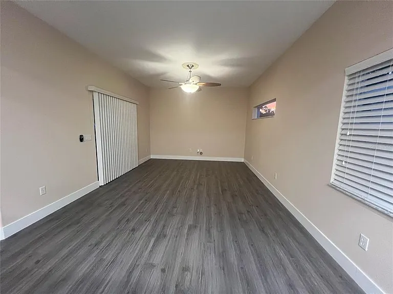1066 Whitegate Ct — Photo 9