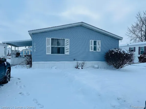 8427 Deano St, Newport, MI 48166