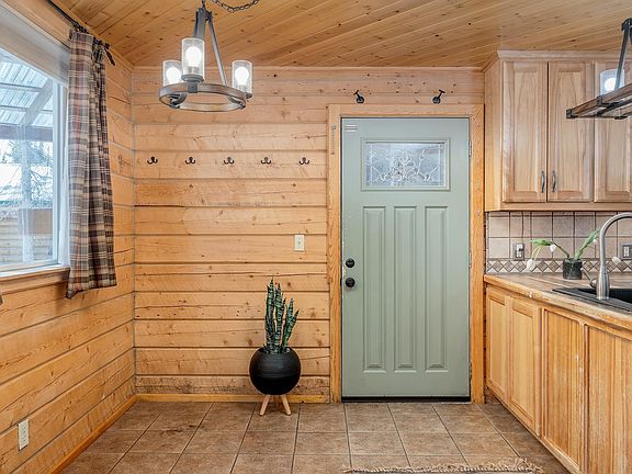 3rd image of 6034 Equinox Ln