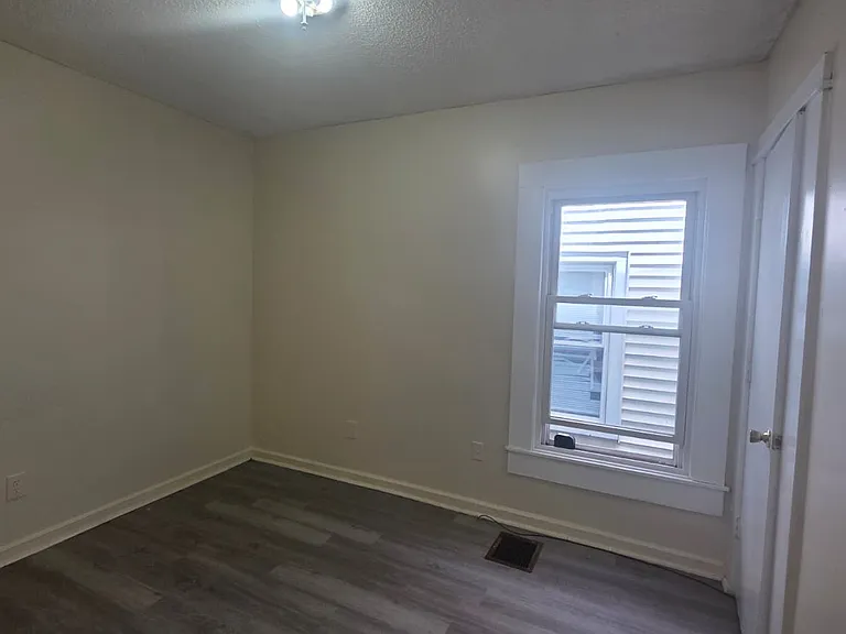 113 Morris St #1 — Photo 3
