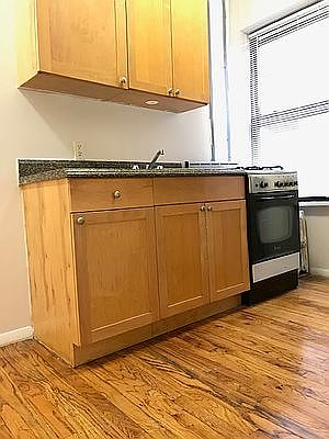 4th image of 240 E 13th St APT 22