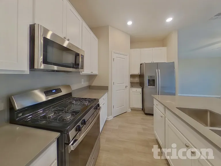 9496 Revere Ave — Photo 7