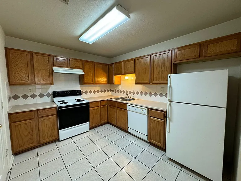 5005 John David Dr — Photo 26