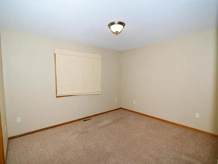 4740 Pines Cir — Photo 7
