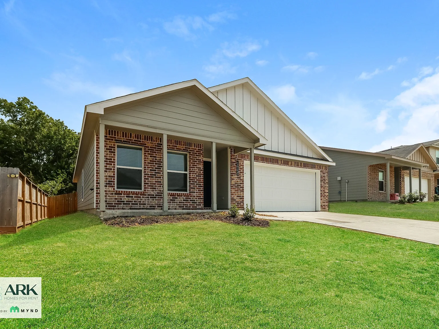 4 bed, 2.0 bath, 1400 sqft, $1,675 — Photo 2
