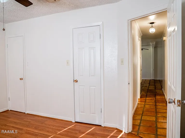 213 Birch Dr — Photo 11