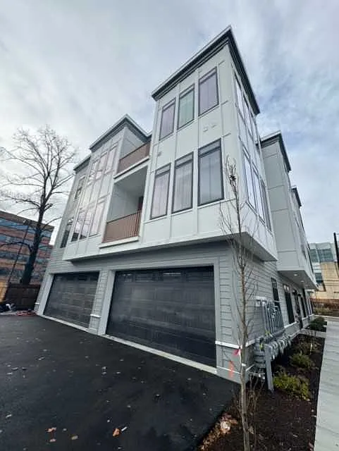 3 bed, $4,950 — Photo 4