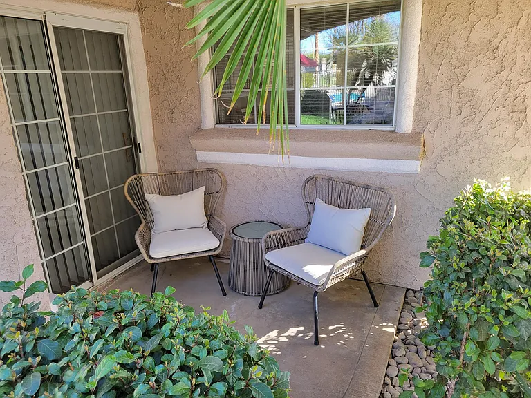 500 S Farrell Dr — Photo 6
