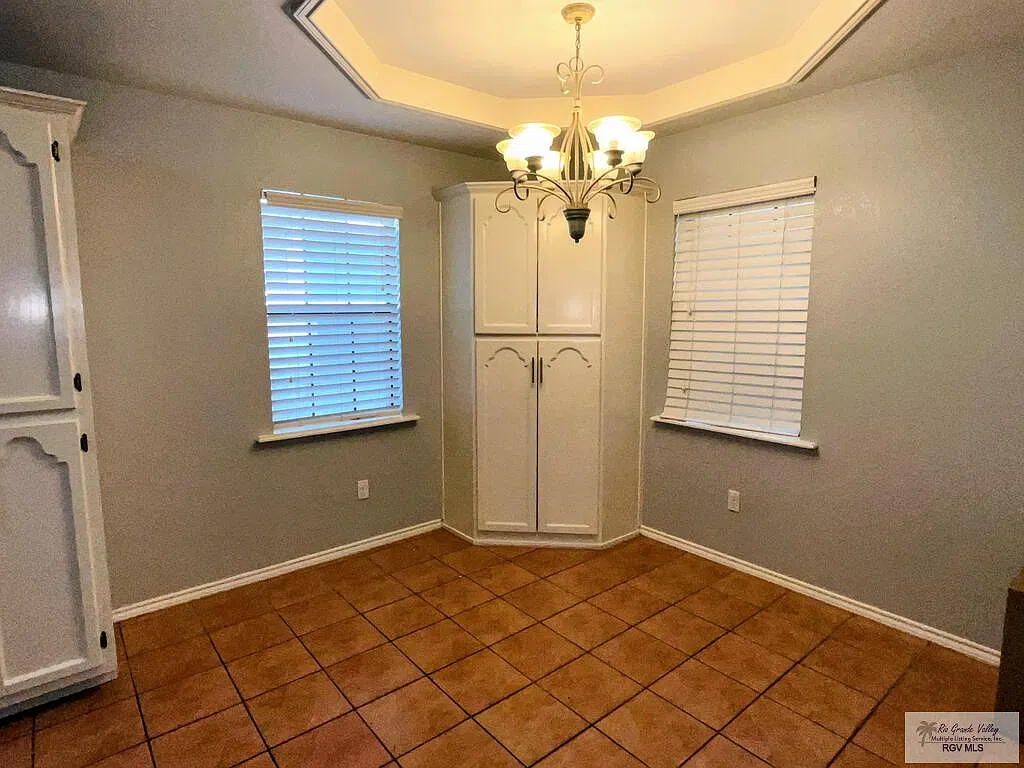 3 bed, 4.0 bath, 1600 sqft, $1,700 — Photo 4