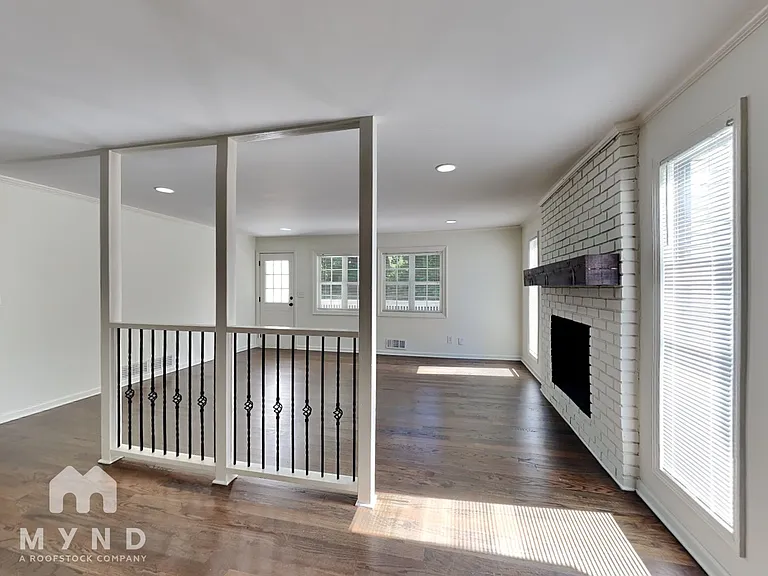 305 Franklin Rd — Photo 7